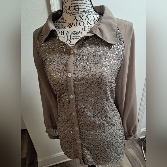 Semi-sheer sequined top - Picture 2 of 14